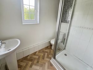 Ensuite- click for photo gallery
